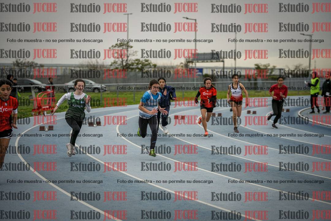 Fotos de los 150 m llanos de mujeres - U14