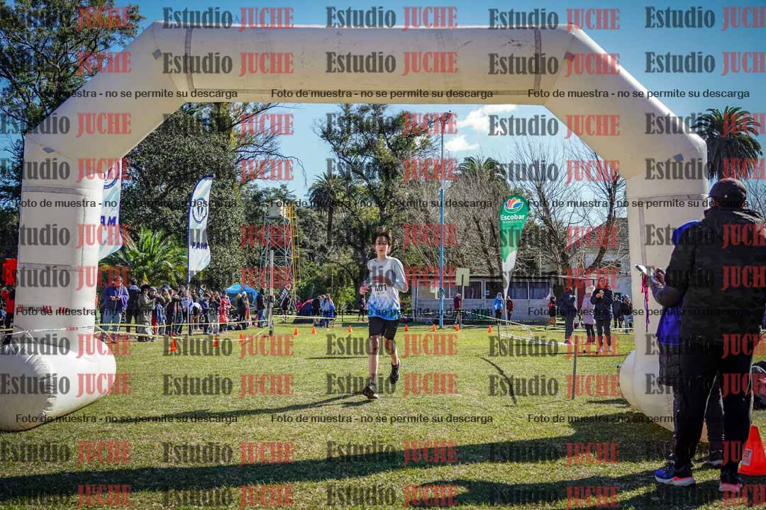 Fotos de la llegada del cross de 2000 m