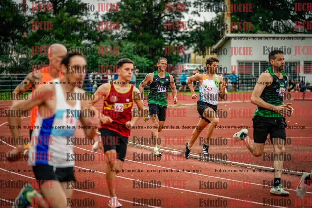 Fotos de los 800 m llanos de varones