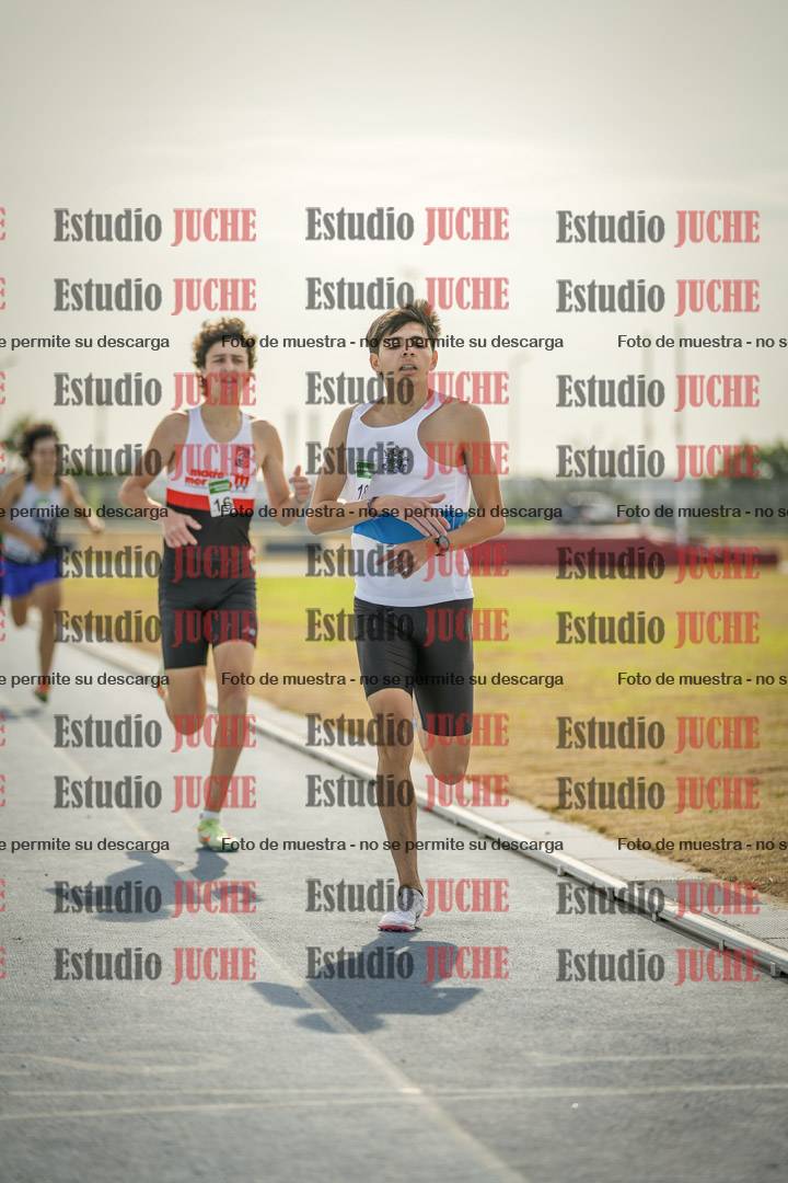 Fotos de los 800 m llanos de varones