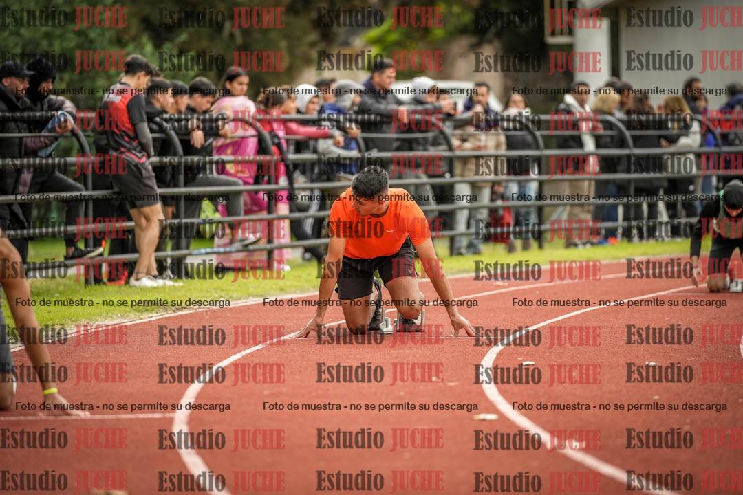 Fotos de los 400 m llanos de varones