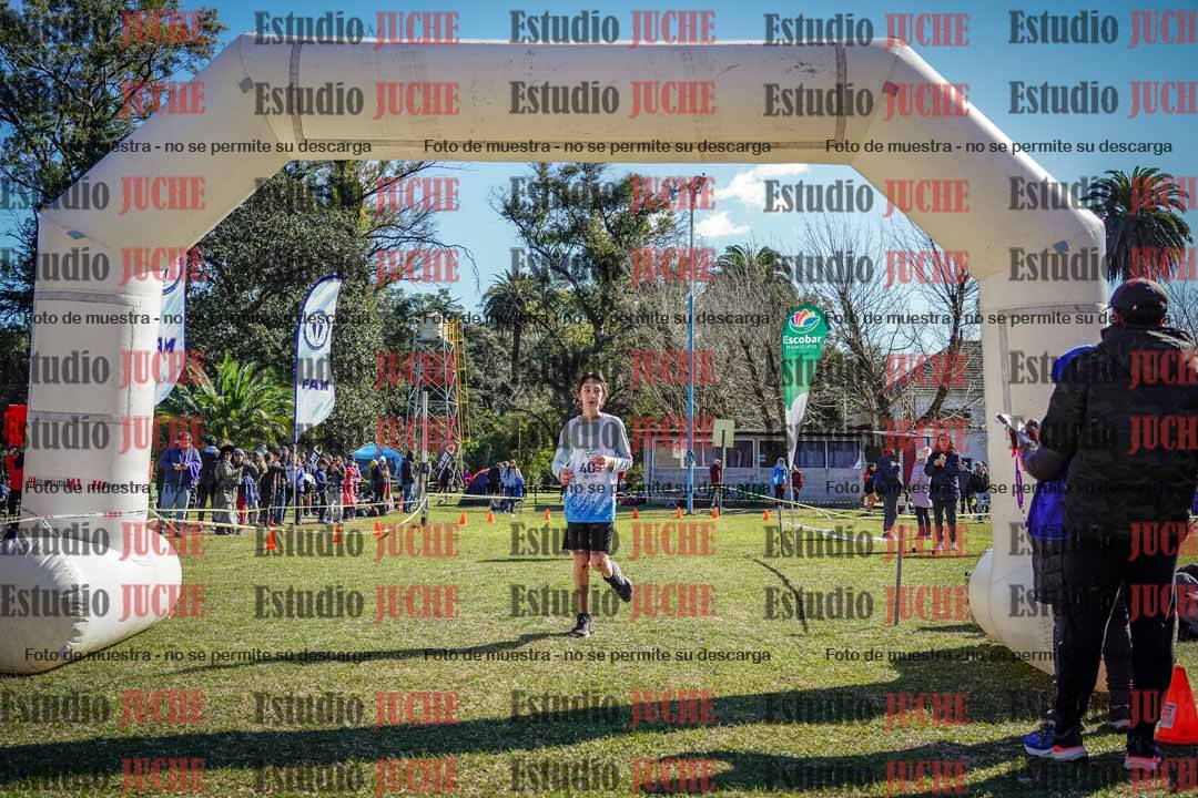 Fotos de la llegada del cross de 2000 m