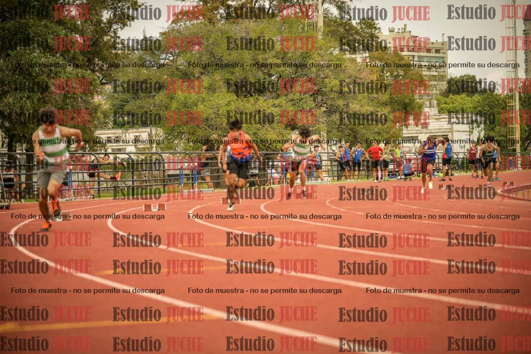 Fotos de los 200 m llanos de varones