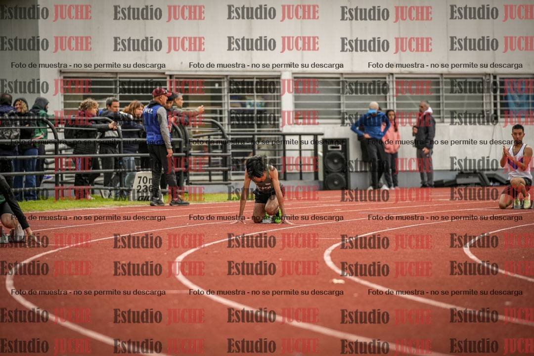 Fotos de los 400 m llanos de varones