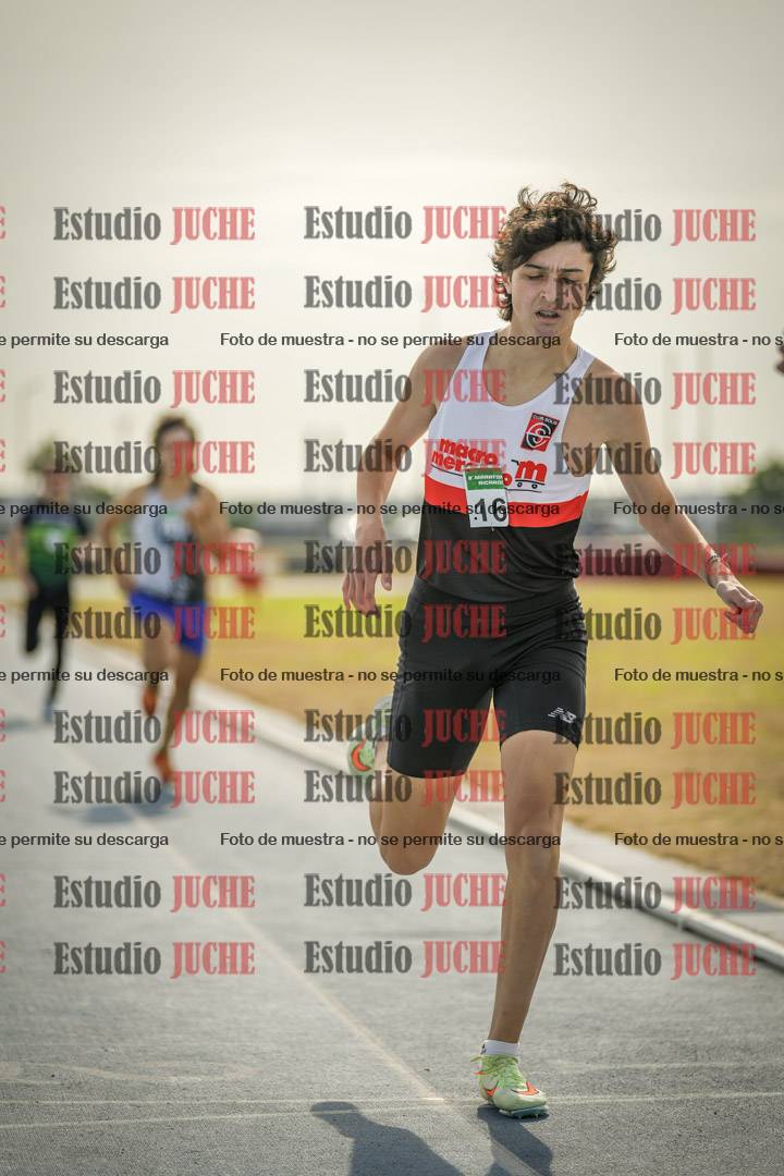 Fotos de los 800 m llanos de varones