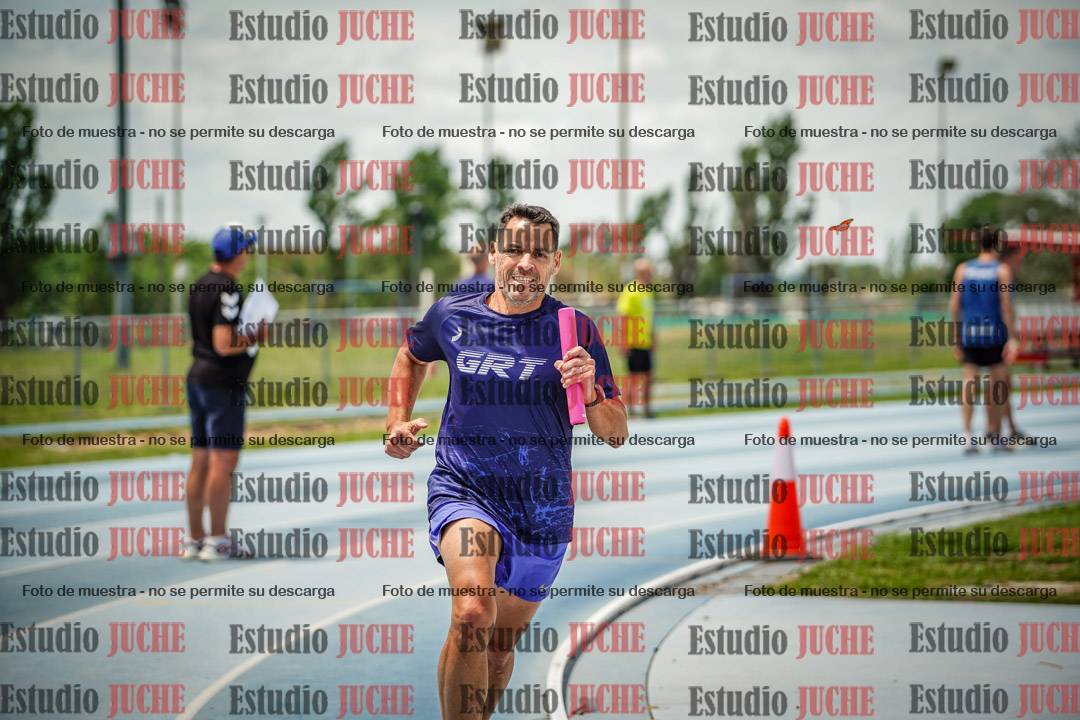 Fotos durante el transcurso de los relevos 20' para running teams - serie 2