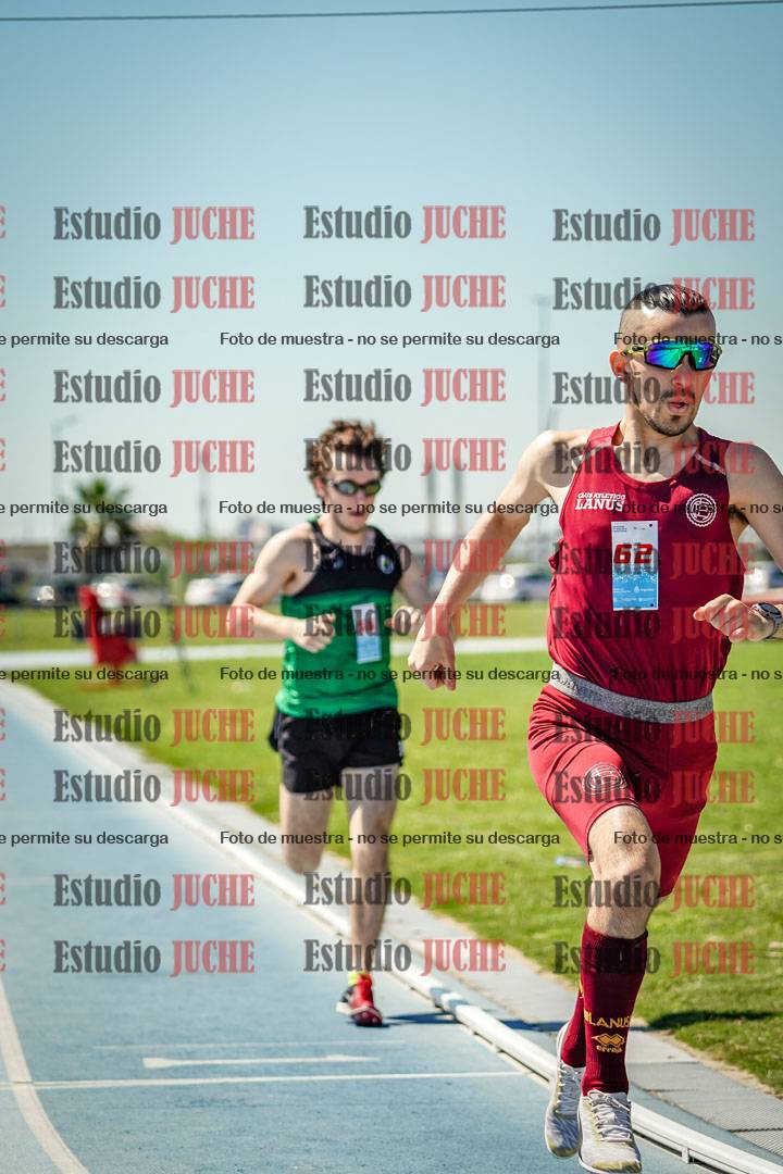 Fotos de los 800 m llanos de varones