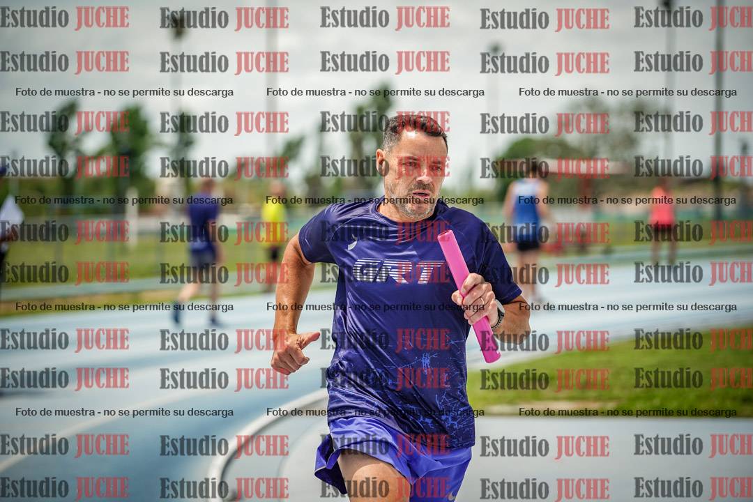 Fotos durante el transcurso de los relevos 20' para running teams - serie 2
