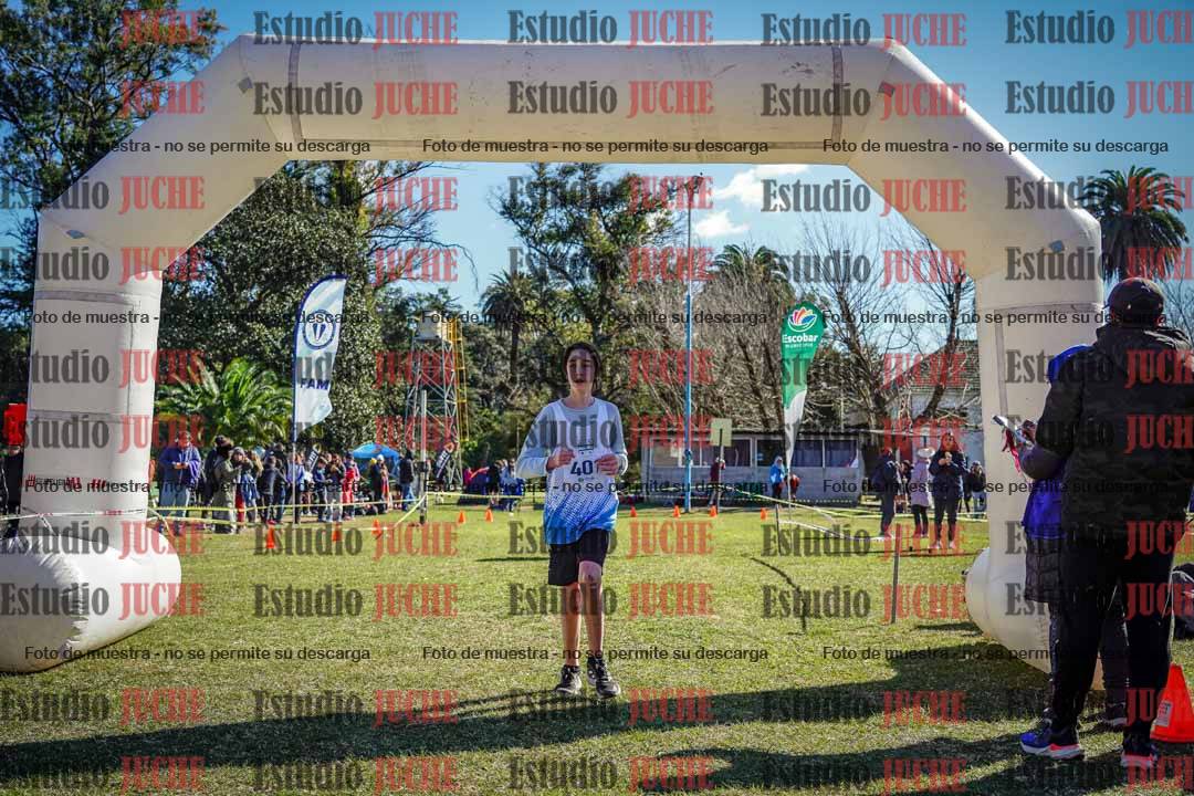 Fotos de la llegada del cross de 2000 m