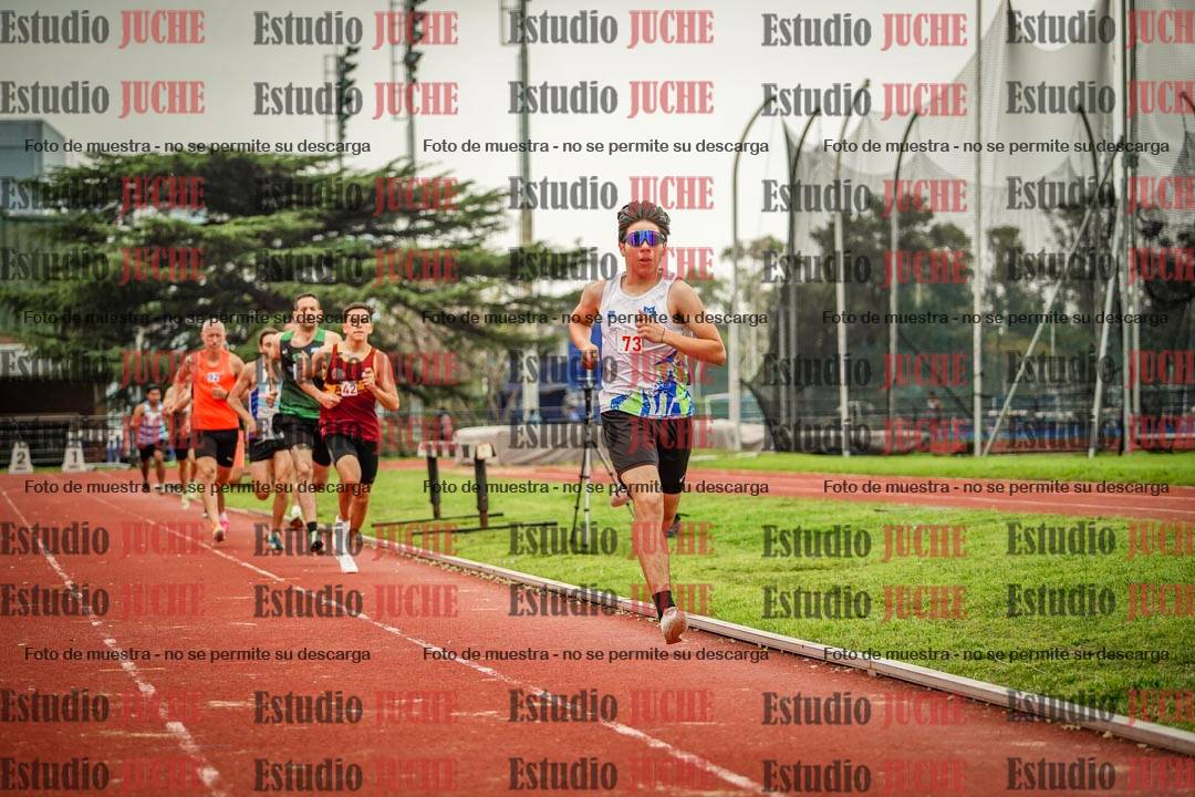 Fotos de los 800 m llanos de varones