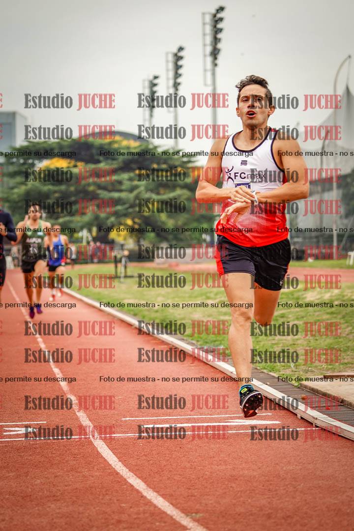 Fotos de los 800 m llanos de varones
