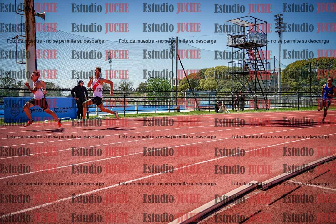 Fotos de los 200 m llanos de varones