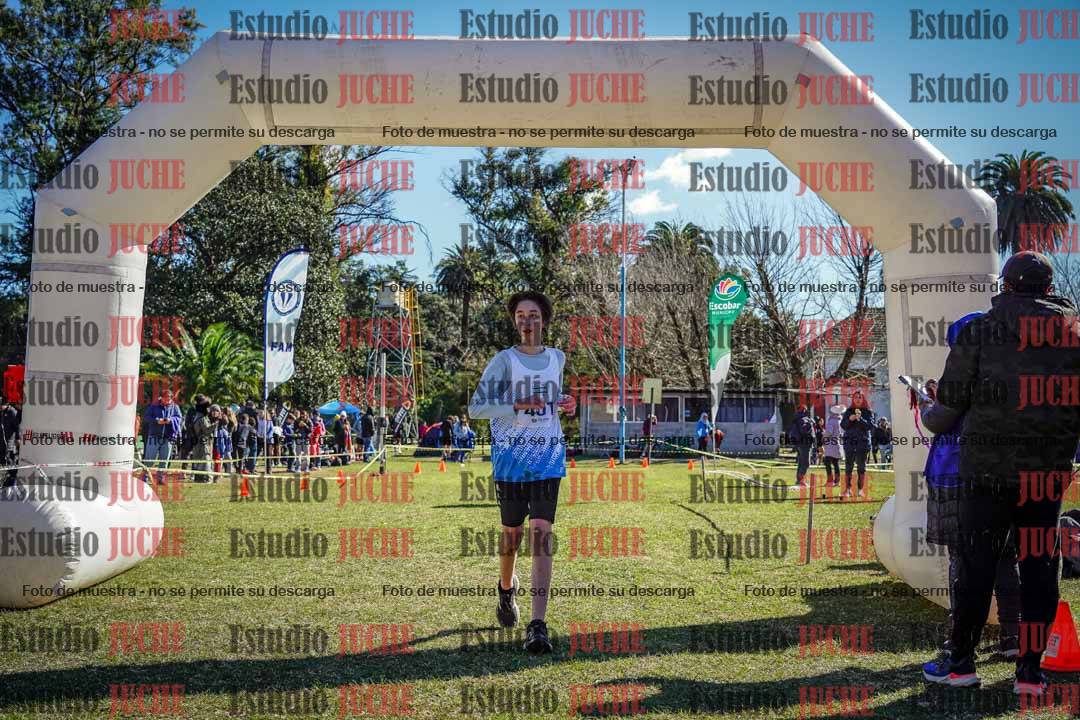 Fotos de la llegada del cross de 2000 m