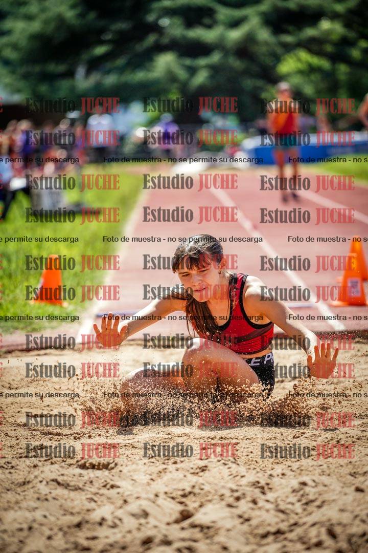 Fotos del salto en largo de mujeres