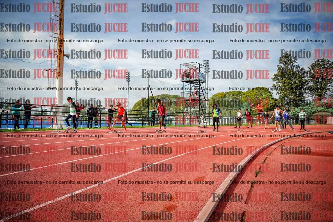 Fotos de los 150 m llanos de varones