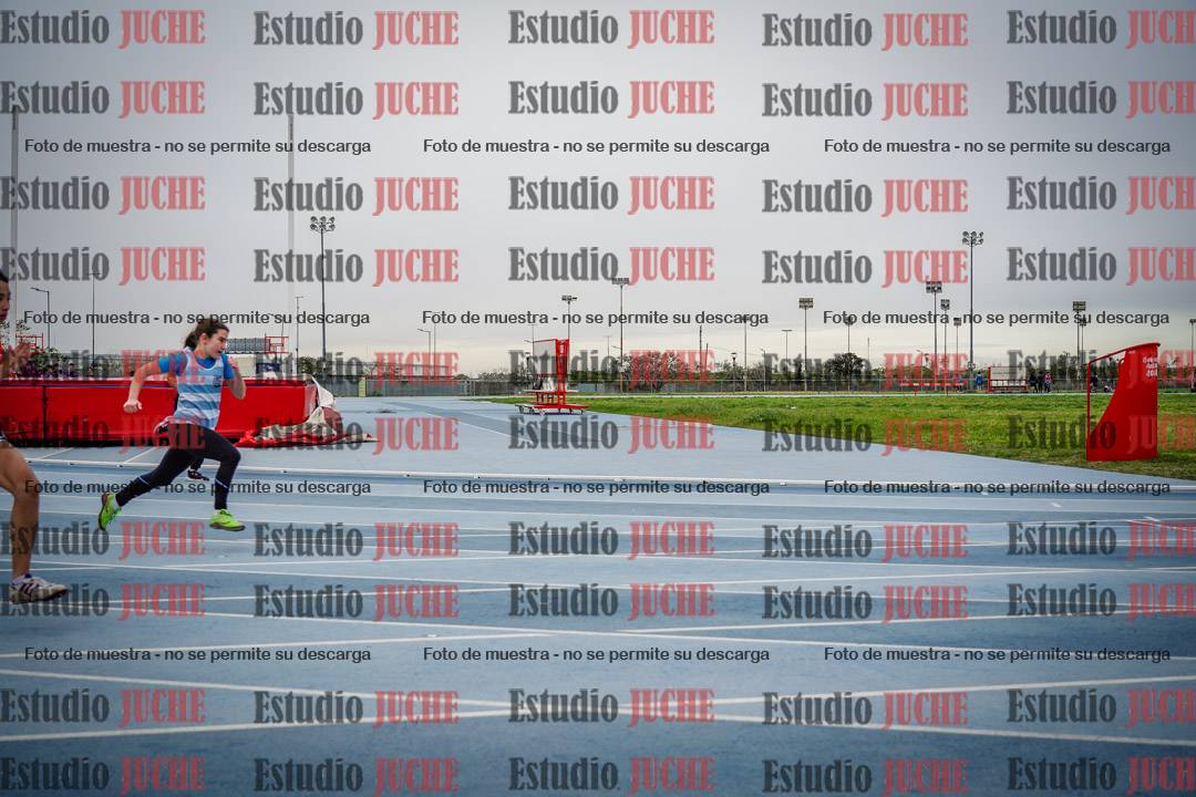 Fotos de los 150 m llanos de mujeres - U14