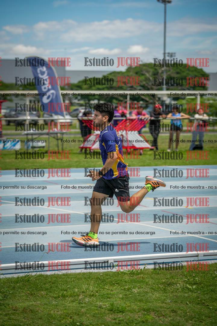 Fotos durante el transcurso de los relevos 20' para running teams - serie 2
