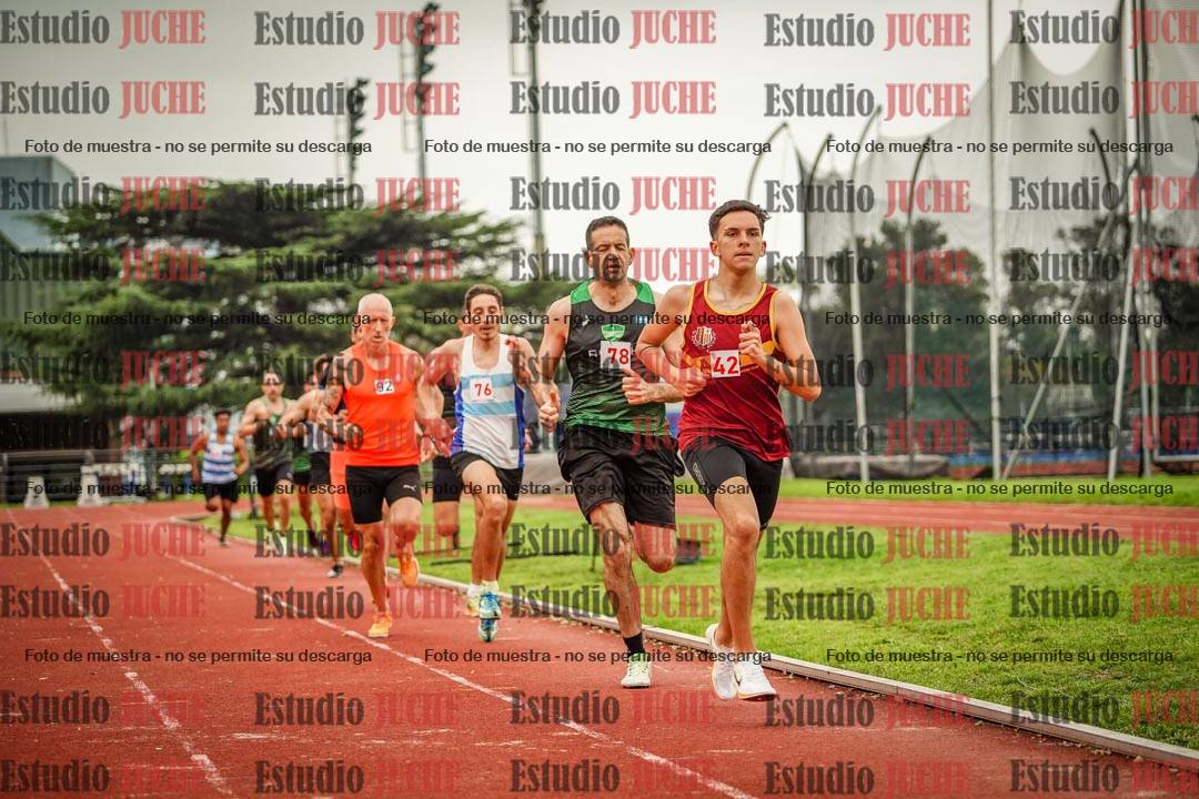 Fotos de los 800 m llanos de varones