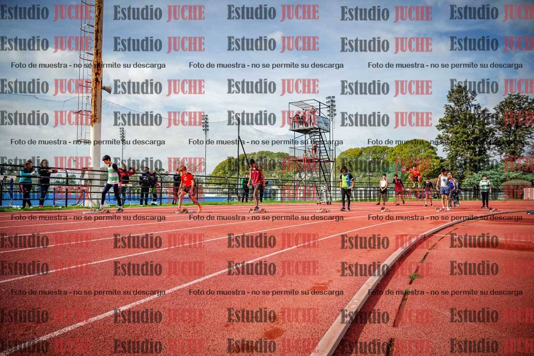 Fotos de los 150 m llanos de varones