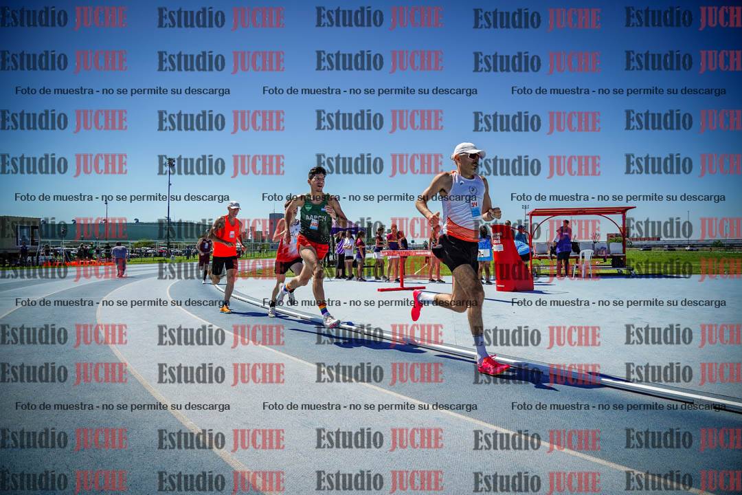 Fotos de los 800 m llanos de varones