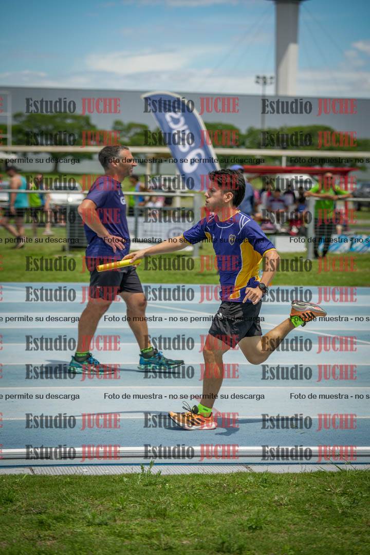 Fotos durante el transcurso de los relevos 20' para running teams - serie 2