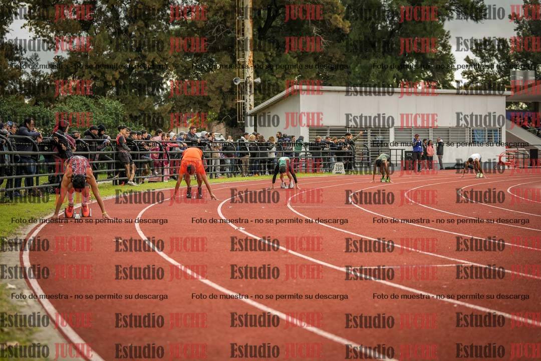 Fotos de los 400 m llanos de varones