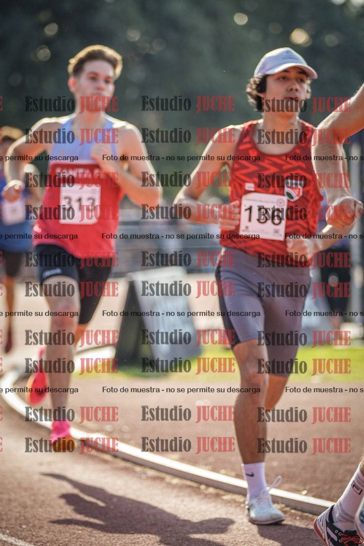 Fotos de los 800 m llanos de varones