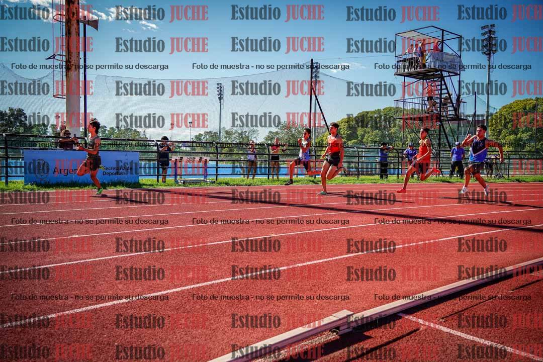 Fotos de los 200 m llanos de varones