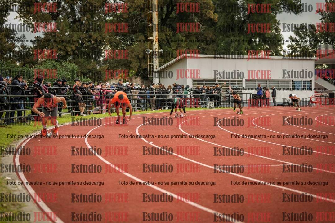 Fotos de los 400 m llanos de varones