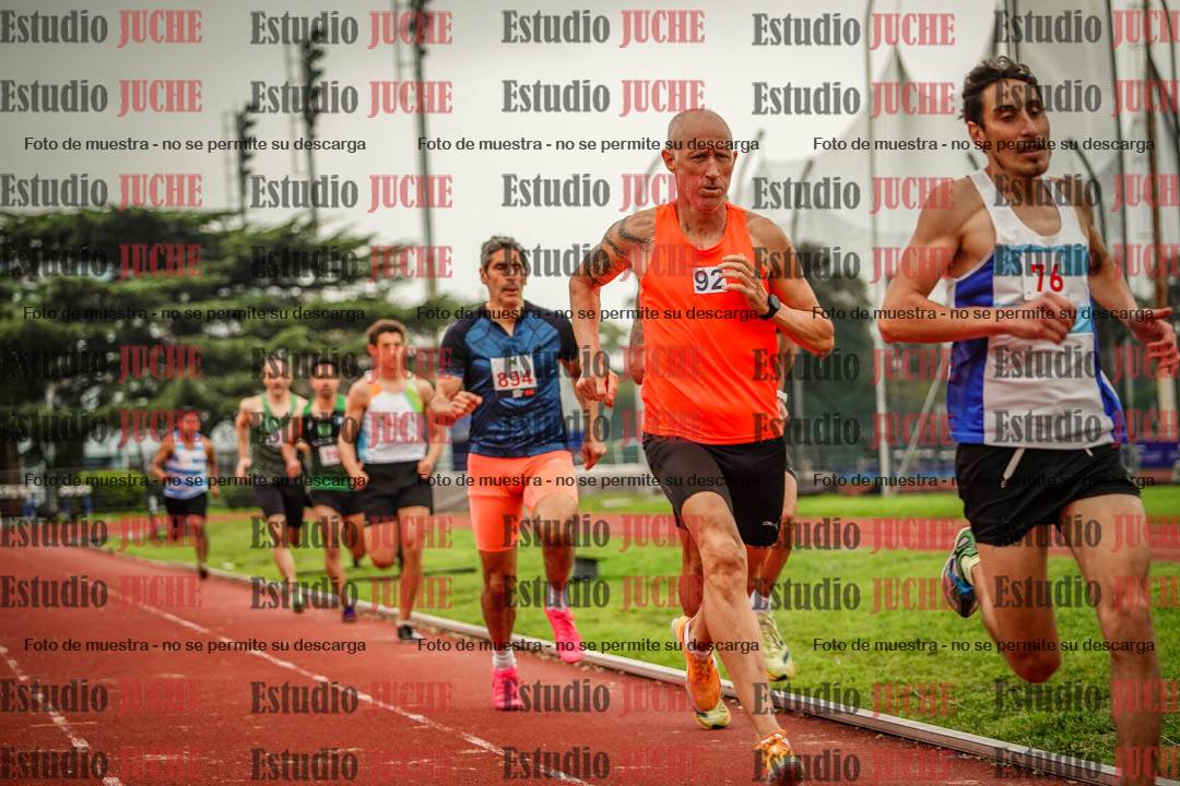Fotos de los 800 m llanos de varones