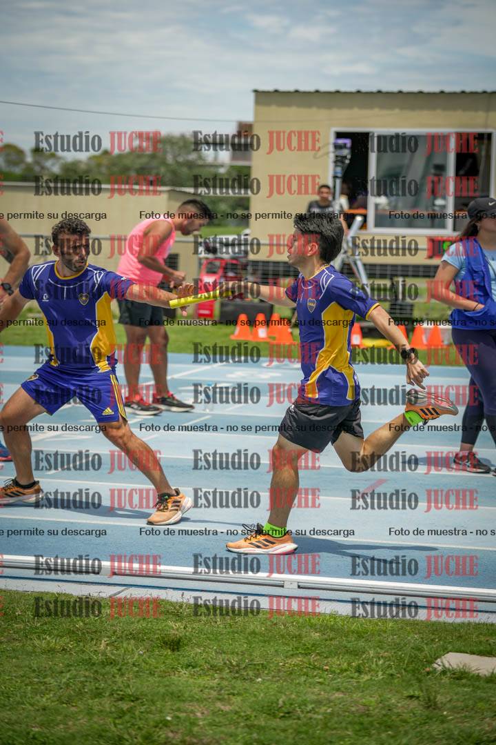 Fotos durante el transcurso de los relevos 20' para running teams - serie 2