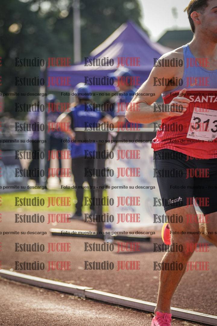Fotos de los 800 m llanos de varones