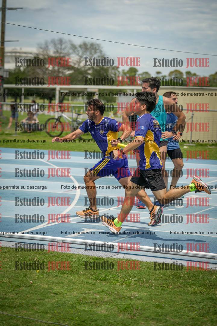 Fotos durante el transcurso de los relevos 20' para running teams - serie 2