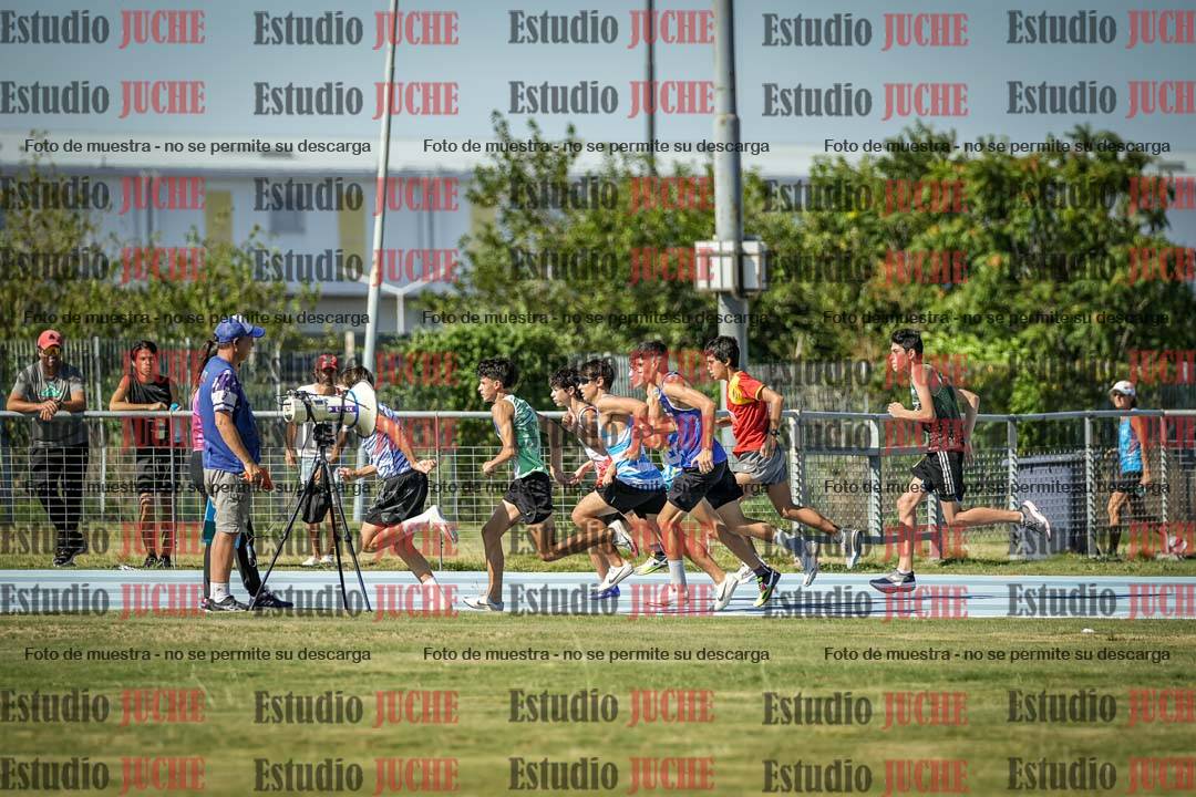 Fotos de los 600 m llanos de varones