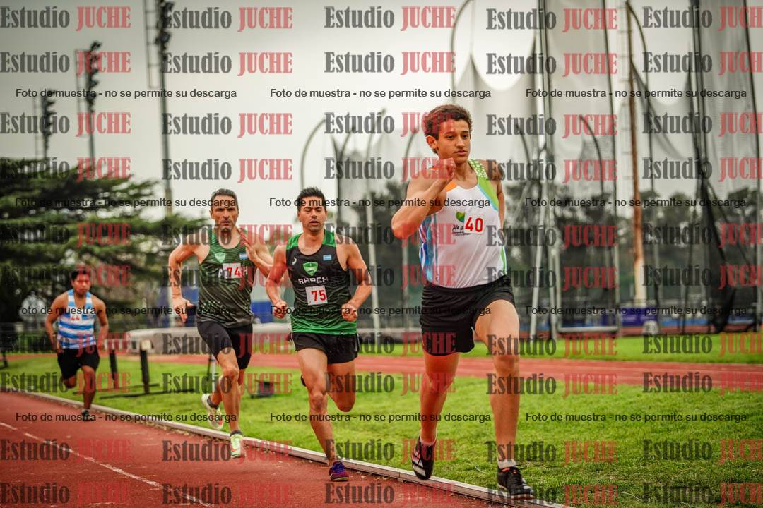 Fotos de los 800 m llanos de varones