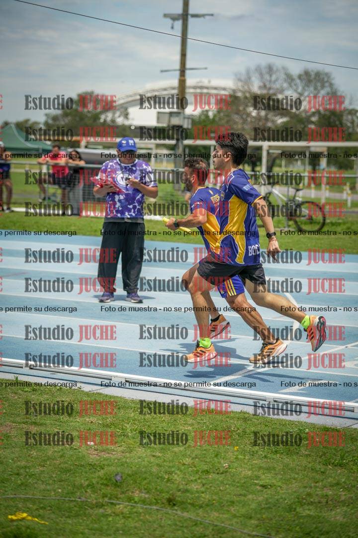 Fotos durante el transcurso de los relevos 20' para running teams - serie 2