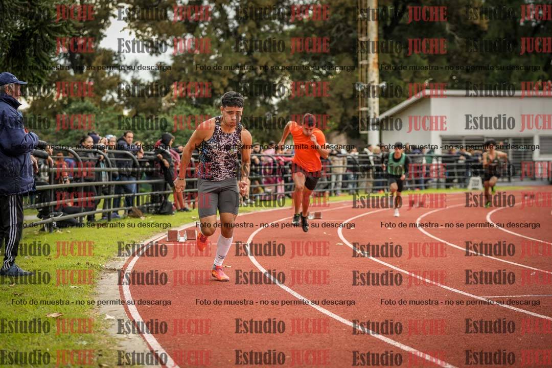 Fotos de los 400 m llanos de varones
