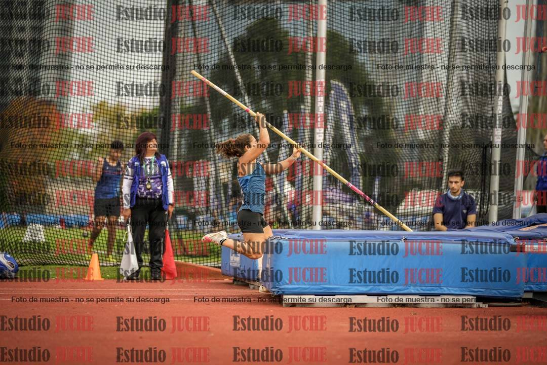 Fotos del salto con garrocha de mujeres
