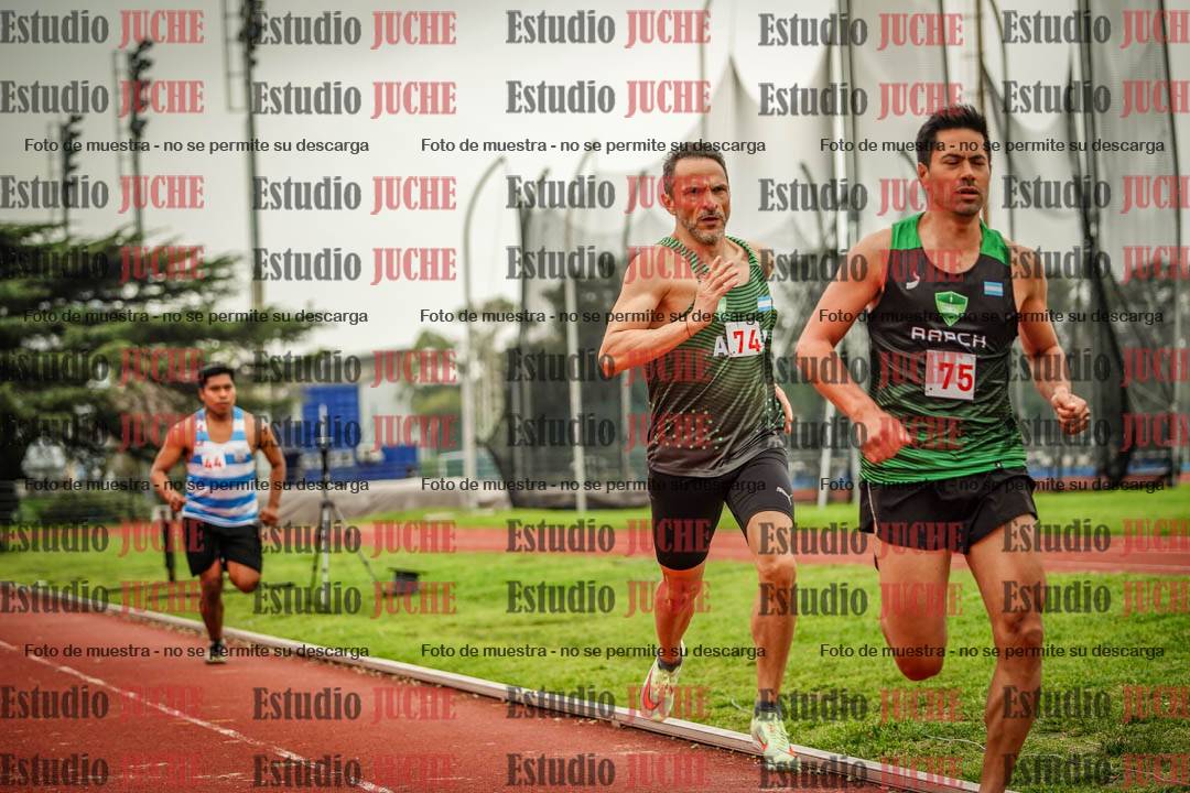 Fotos de los 800 m llanos de varones