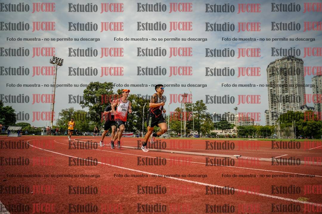 Fotos de los 3000 m llanos de varones