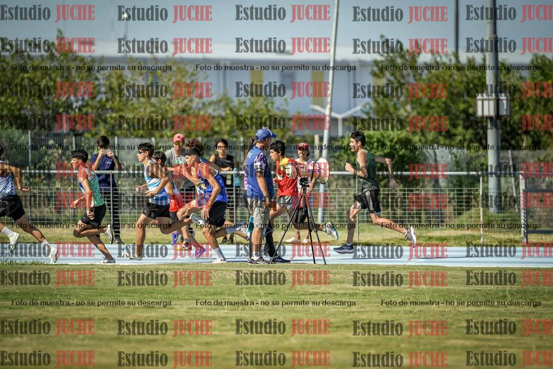 Fotos de los 600 m llanos de varones