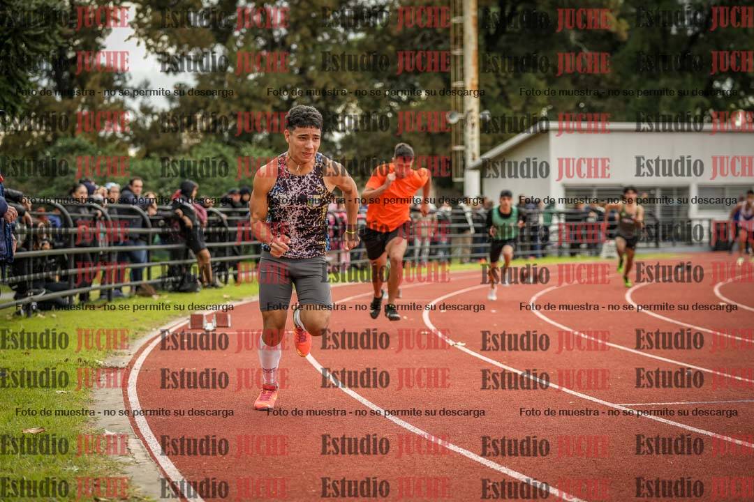 Fotos de los 400 m llanos de varones