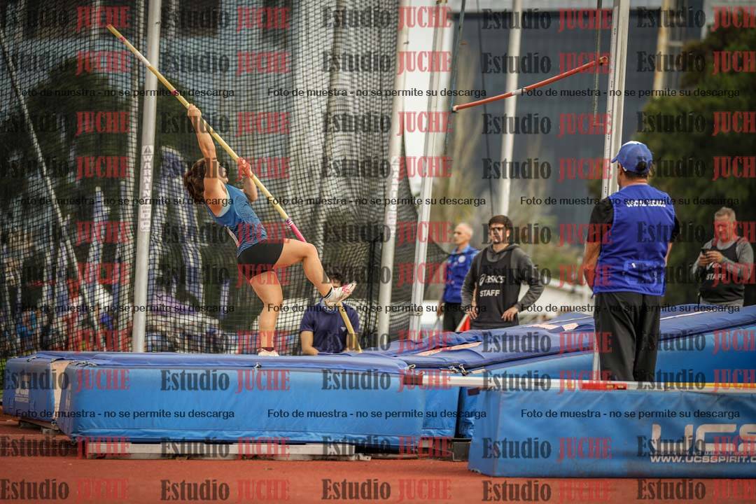Fotos del salto con garrocha de mujeres