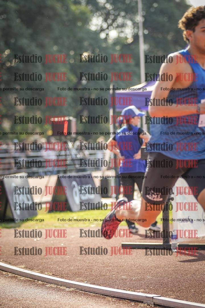Fotos de los 800 m llanos de varones