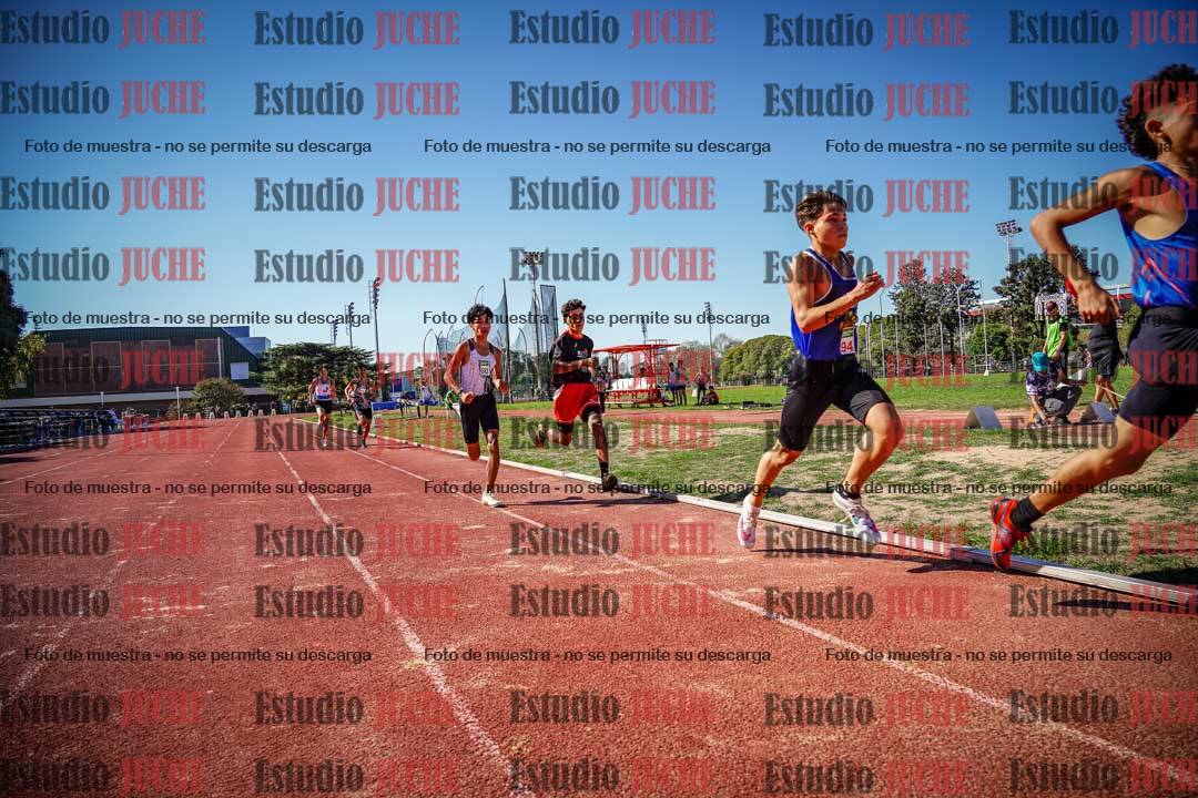 Fotos de los 600 m llanos de varones