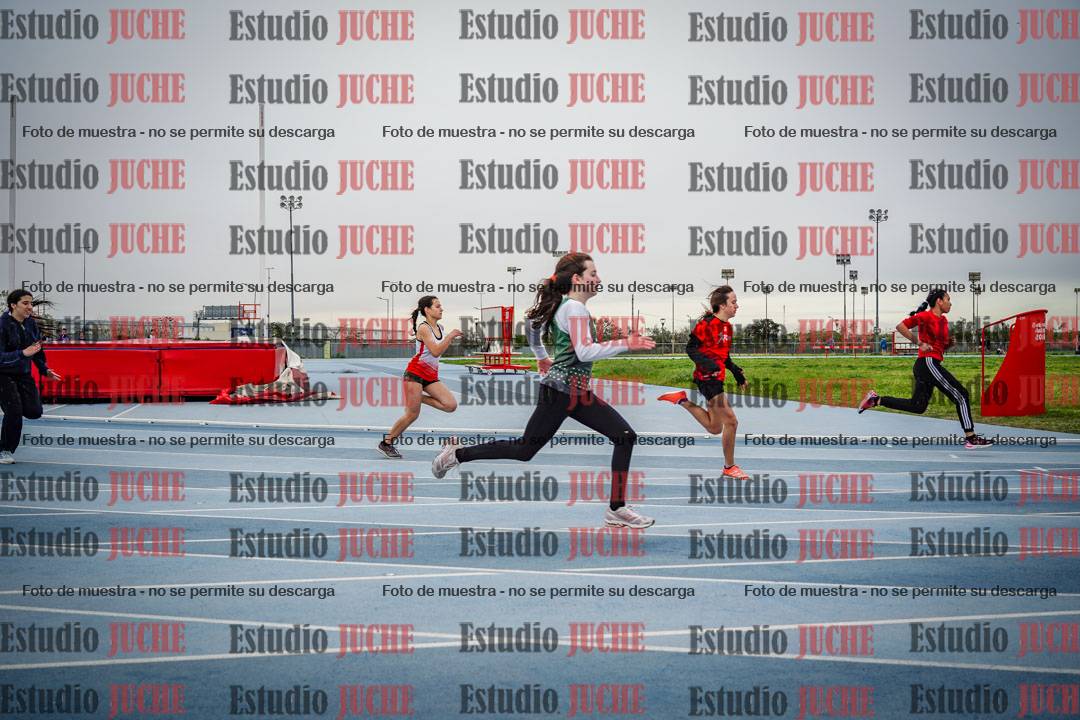 Fotos de los 150 m llanos de mujeres - U14