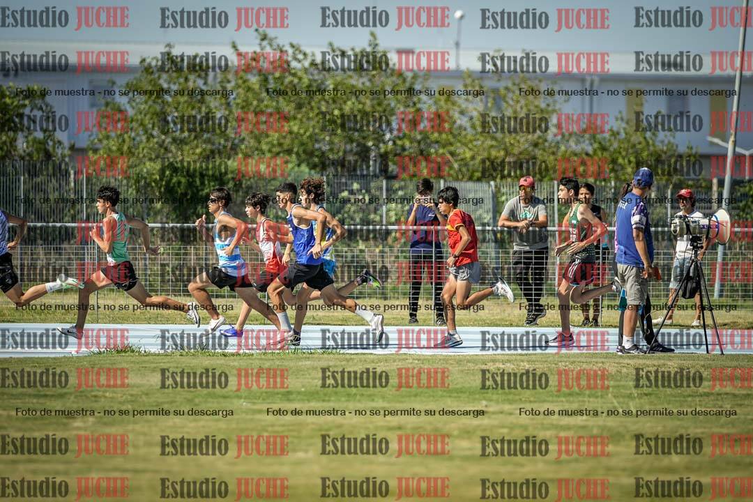 Fotos de los 600 m llanos de varones