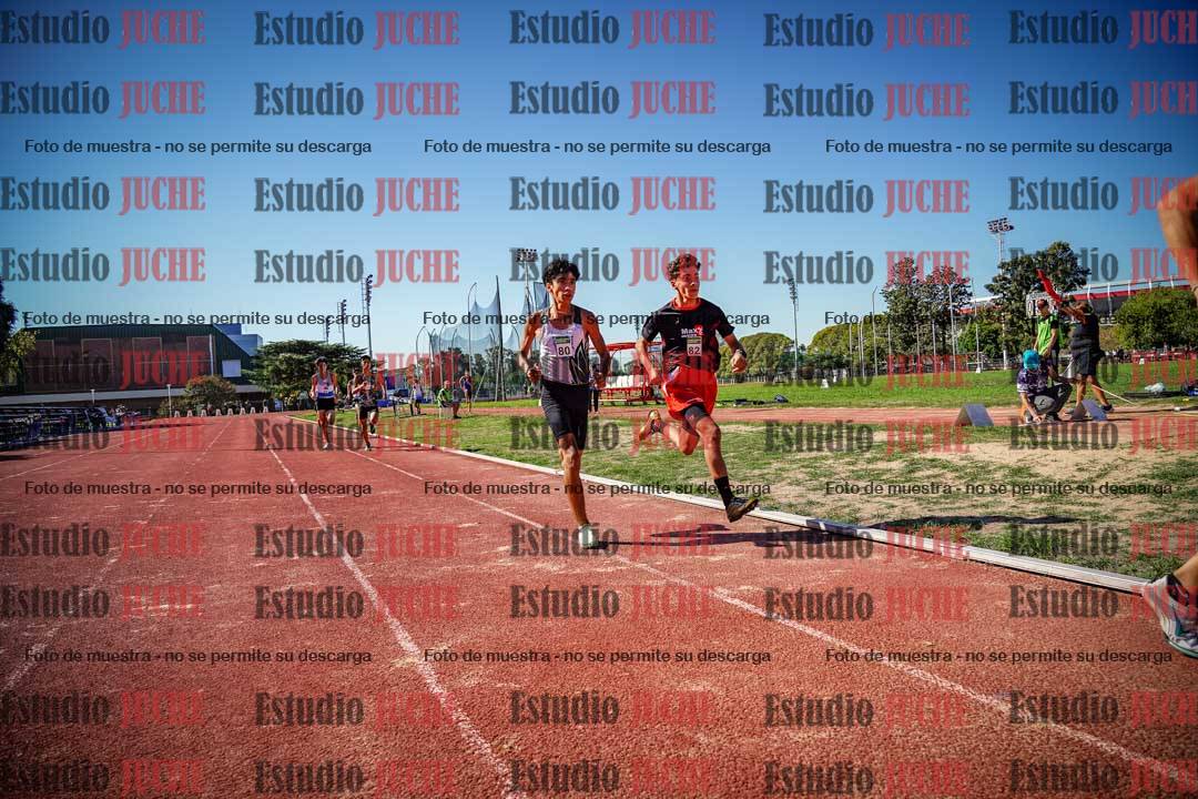Fotos de los 600 m llanos de varones