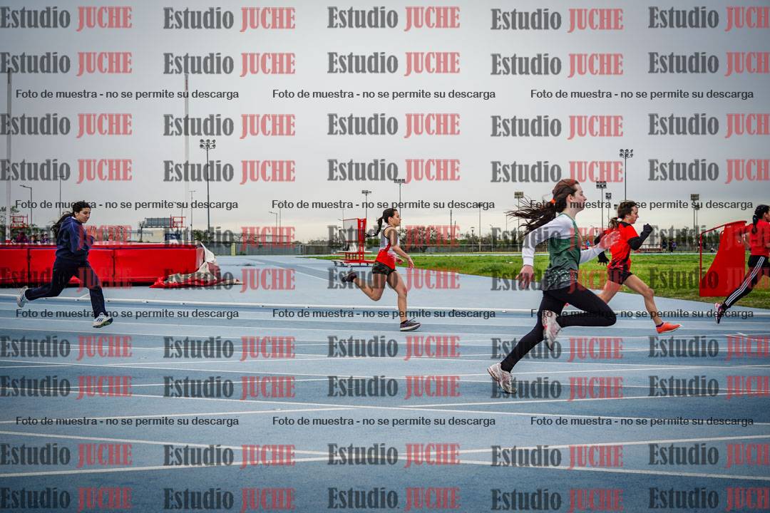 Fotos de los 150 m llanos de mujeres - U14