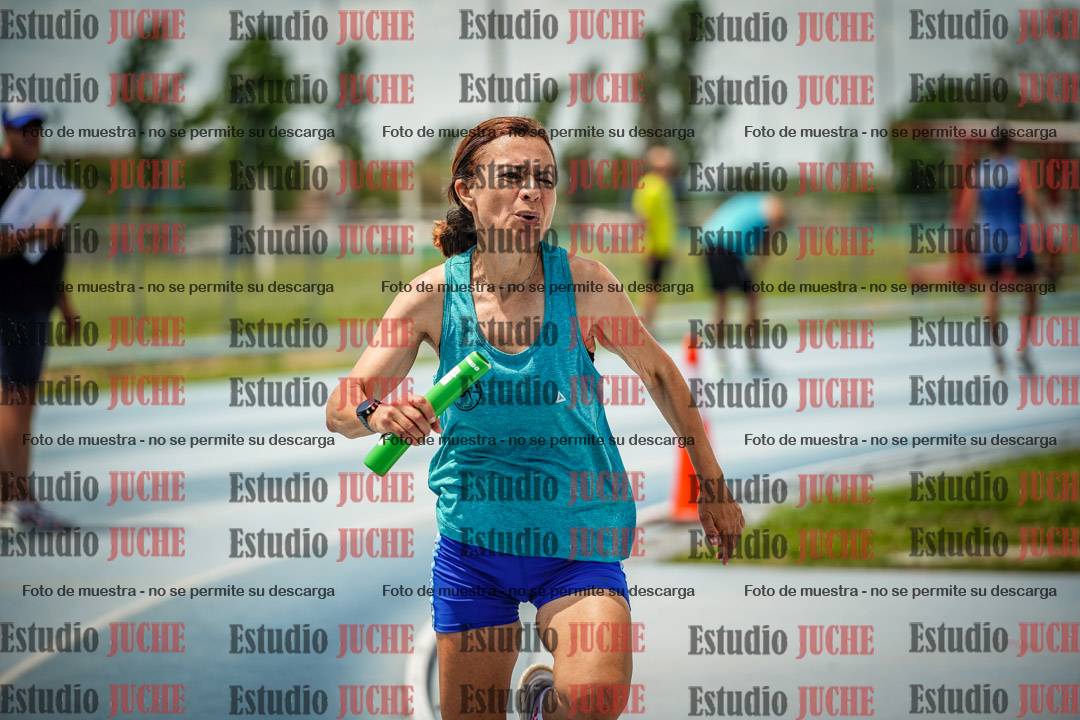 Fotos durante el transcurso de los relevos 20' para running teams - serie 2